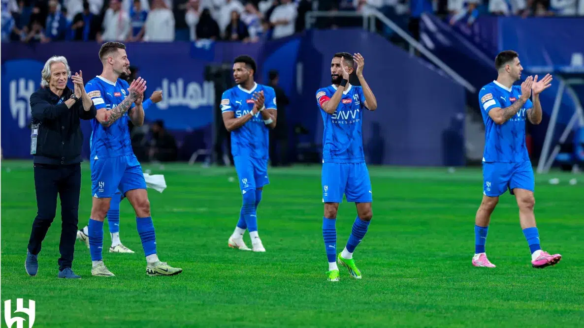 أحيي الهلال على المبلغ المدفوع فيه!! فلاته يشيد بنجم الأزرق الأفضل بين نجوم روشن