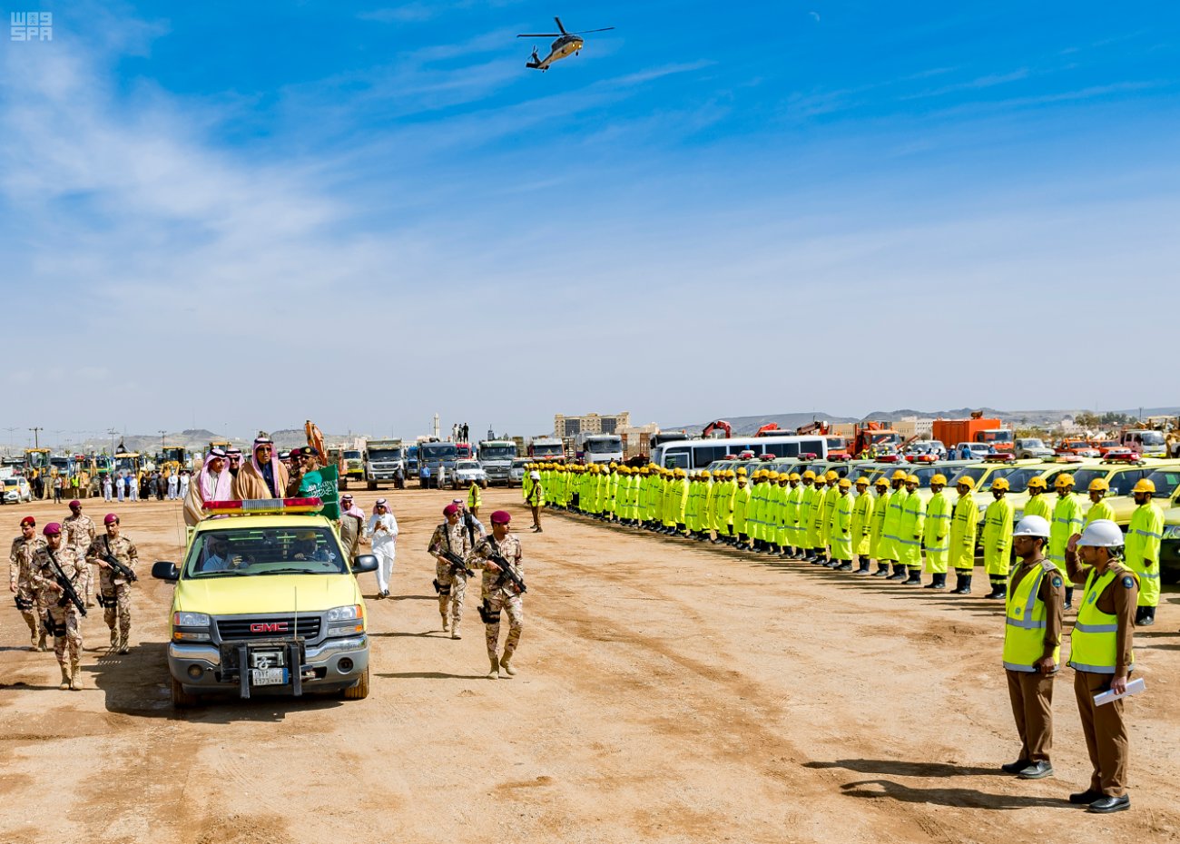 الدفاع المدني يواصل إنقاذ ضحايا السيول!! بعد مهمته في الباحة مهمة جديدة في البيشة 1 الدفاع المدني يواصل إنقاذ ضحايا السيول!! بعد مهمته في الباحة مهمة جديدة في البيشة