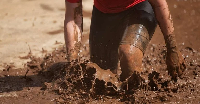 تفسير رؤية الطين والوحل في المنام