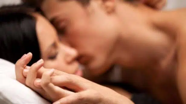 كيفية اثارة الزوج حركات تجنن الزوج 1 كيفية اثارة الزوج