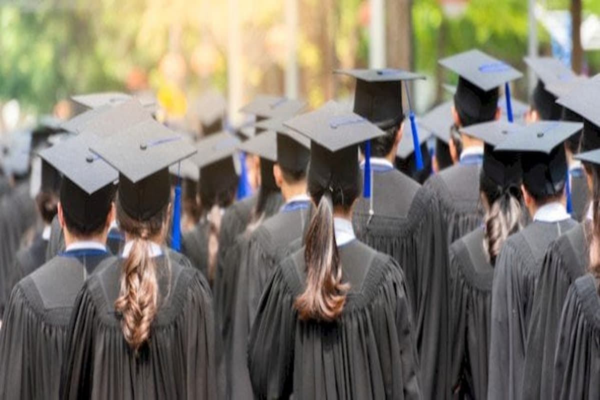 عبارات تهنئة تخرج اخي الغالي 2025 أجمل عبارات تهنئة لأخي 1 عبارات تهنئة تخرج اخي الغالي