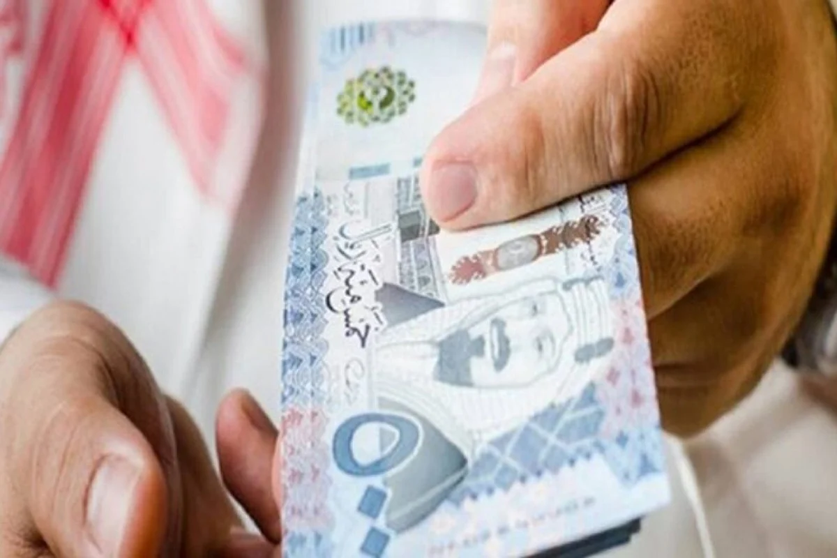 هل 10000 ريال راتب جيد في السعودية