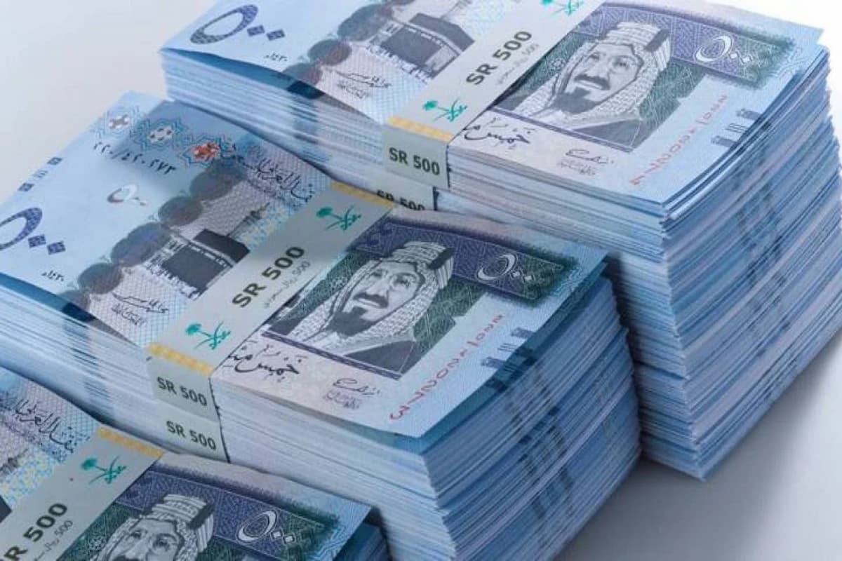 هل 9000 ريال راتب جيد في السعودية