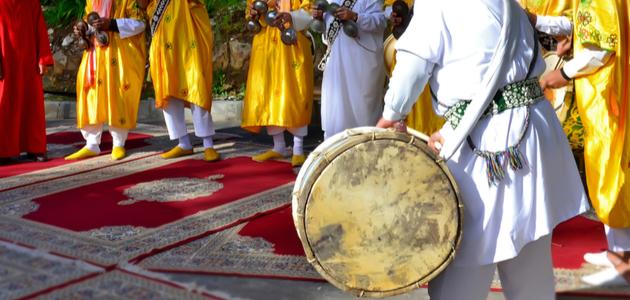 تعبير عن اللباس التقليدي الجزائري وتقاليد الشعب 1 تعبير عن اللباس التقليدي الجزائري وتقاليد الشعب