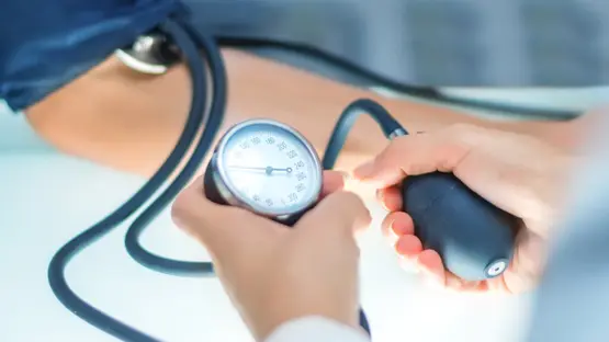 كيف انزل الضغط المرتفع بسرعة في المنزل 1 كيف انزل الضغط المرتفع بسرعة في المنزل
