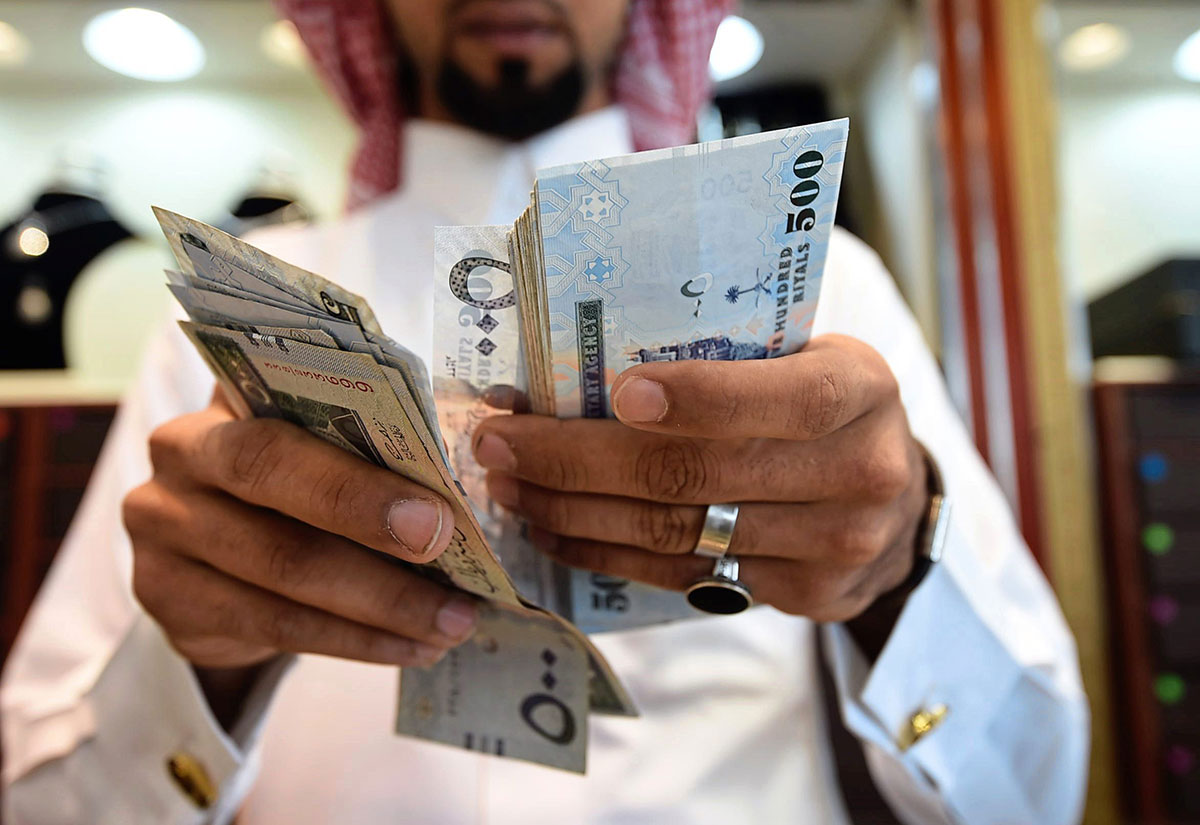 كيف تزيد راتبك في السعودية 2025؟ نصائح عملية للموظفين السعوديين والوافدين لتحسين الدخل والتقدم الوظيفي 1 كيف تزيد راتبك في السعودية 2025