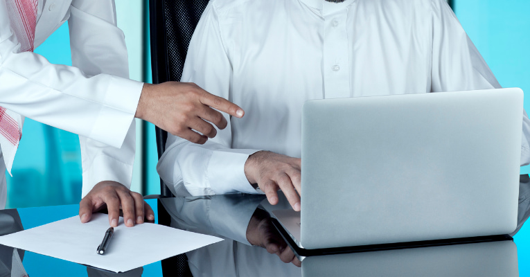 تأثير التوطين (السعودة) على الرواتب في السعودية 2025: فرص وتحديات للموظفين الوافدين والمواطنين 1 تأثير التوطين على الرواتب في السعودية